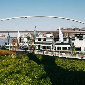 Hostal Botel Maastricht